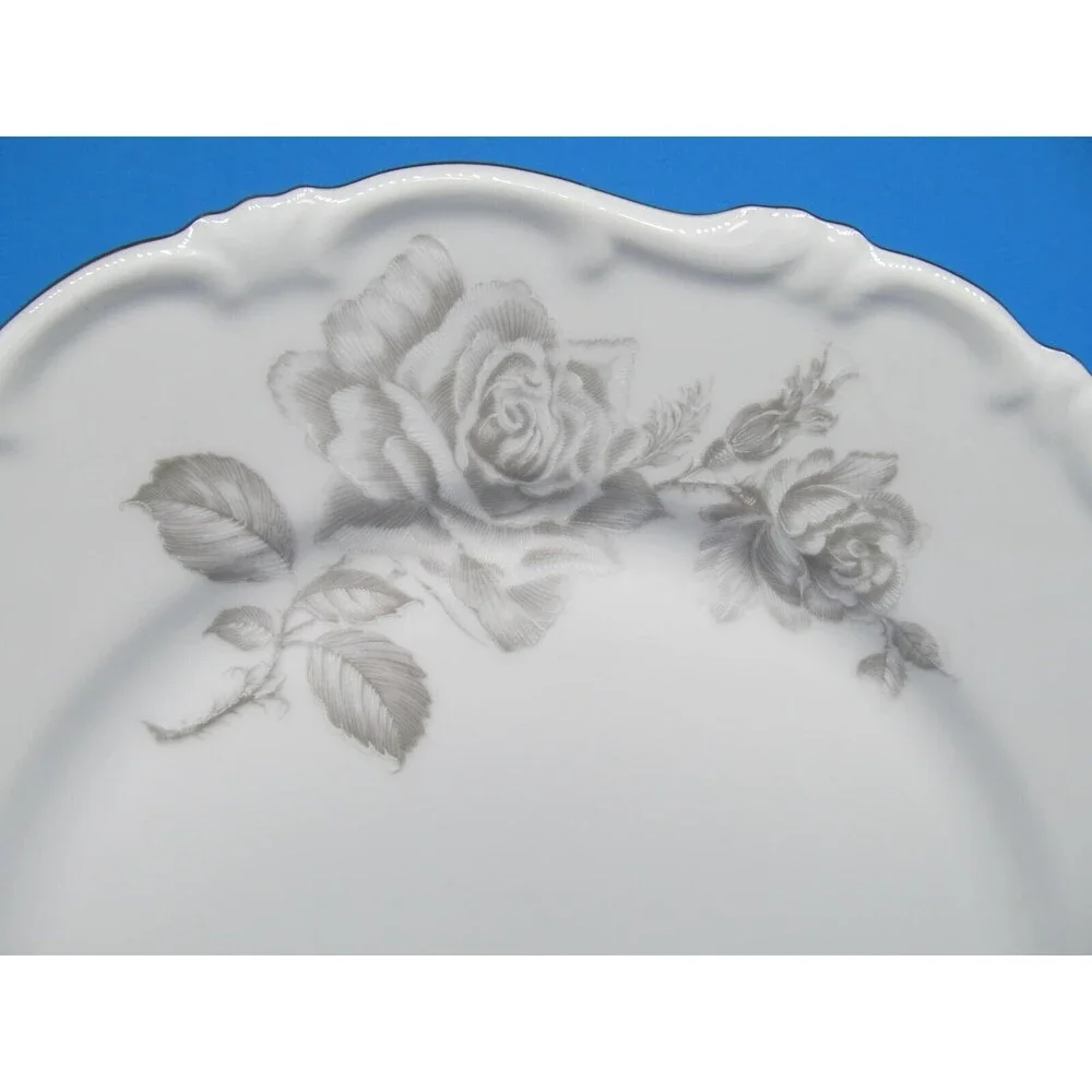 Damask Hertel Jacob Bavaria Germany Dinner Plates Gold Trim Bundle of  5